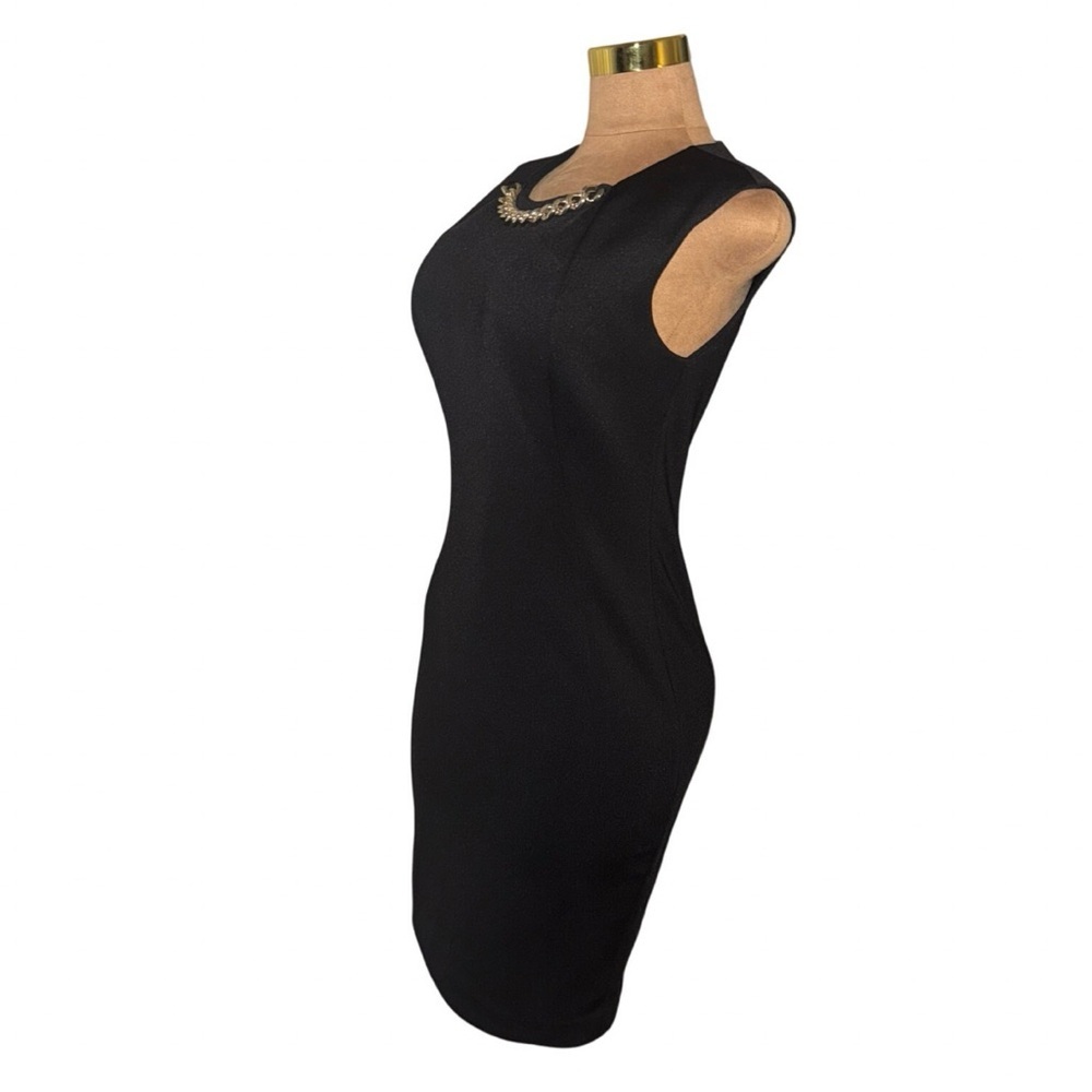 ๐ SOLD ๐ CALVIN KLEIN
Pre-loved Black Dress with Chain Accent๐
Size: 8 - Picture 6 of 10